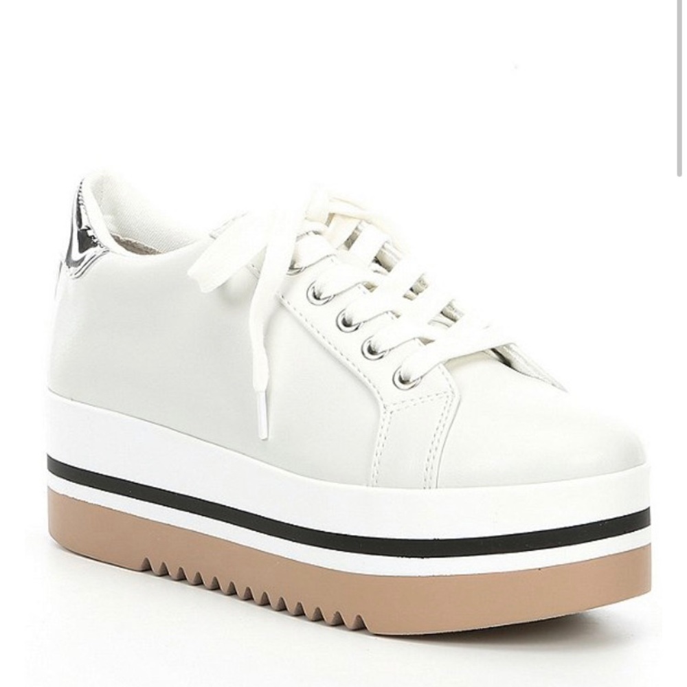 BRAND NEW! Steve Madden Platform Sneaker.  NWOB